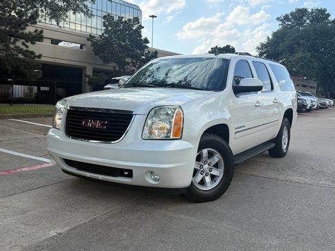 Used 2013 GMC Yukon XL SLT w/ SLT-2 Equipment Package RWD image 2