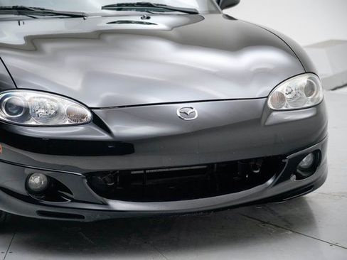 Used 2003 MAZDA MX-5 Miata image 12