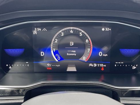 Used 2024 Volkswagen Jetta SE image 27