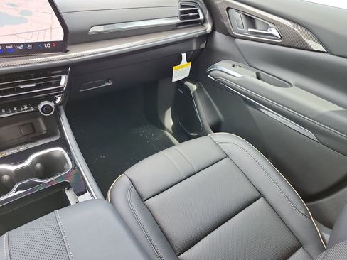 New 2026 Chevrolet Traverse High Country AWD/4WD image 17