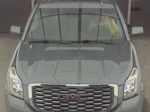 Used 2020 GMC Yukon XL Denali w/ Open Road Package image 2