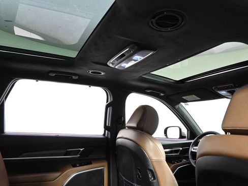 Used 2022 Kia Telluride SX w/ SX Prestige Package image 17