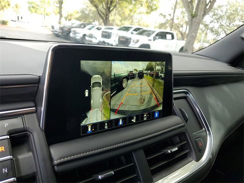 Used 2024 GMC Yukon XL SLT w/ SLT Luxury Package image 21