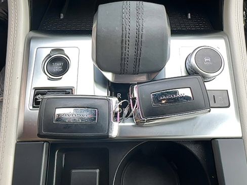 Used 2022 Jaguar F-PACE S image 20