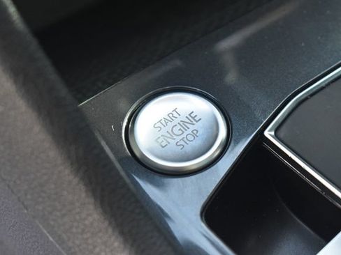 Used 2021 Volkswagen Tiguan SE FWD image 26