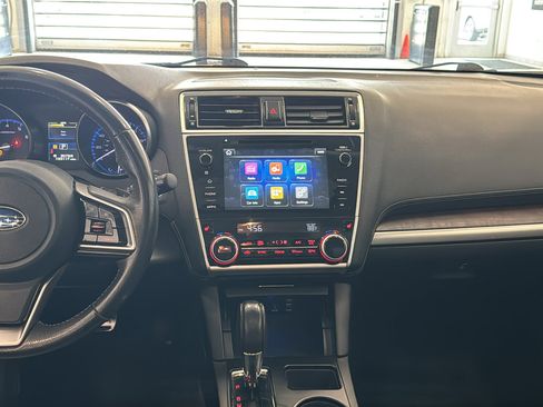 Used 2018 Subaru Outback 2.5i Limited AWD/4WD image 11
