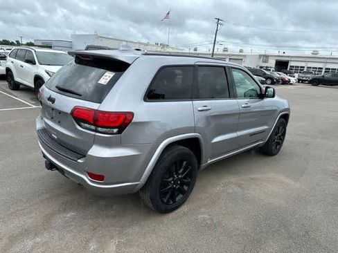 Used 2019 Jeep Grand Cherokee Altitude AWD/4WD image 19