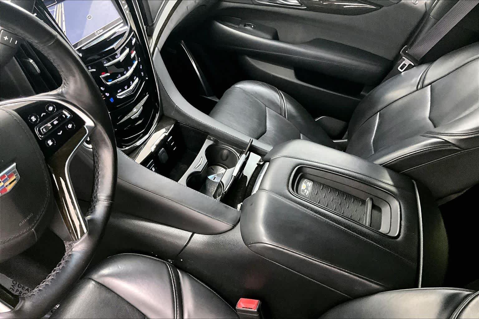 Used 2017 Cadillac Escalade ESV Platinum RWD image 16