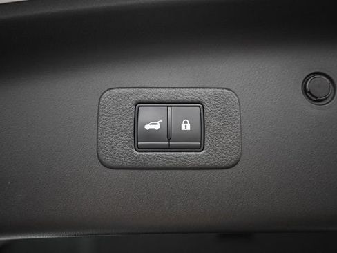 Used 2023 Nissan Armada Platinum w/ Captain's Chairs Package AWD/4WD image 33