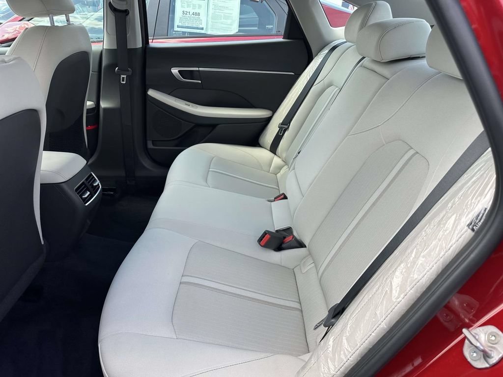 Certified 2025 Hyundai Sonata SEL FWD image 12