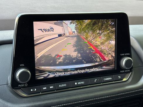 Certified 2022 Nissan Rogue SV image 22