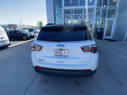 Used 2025 Jeep Compass Limited AWD/4WD image 9