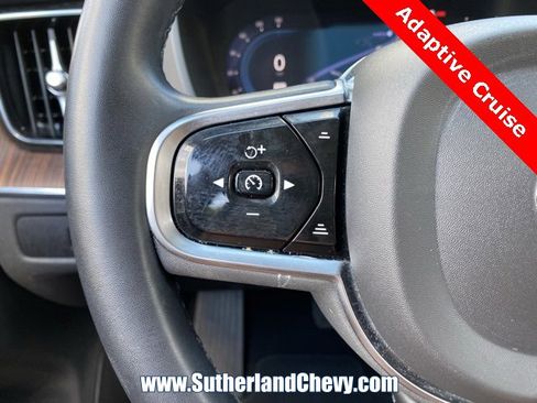 Used 2023 Volvo XC60 T8 Plus image 22