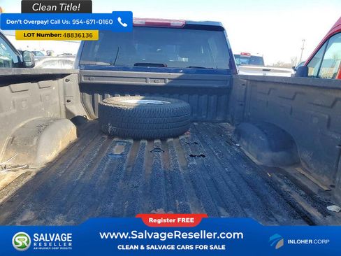 Used 2022 Chevrolet Silverado 2500 Custom w/ Custom Value Package image 13