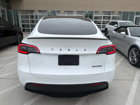Used 2024 Tesla Model Y Performance AWD/4WD image 5