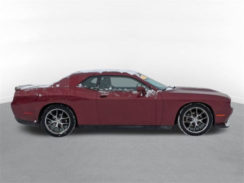 Used 2022 Dodge Challenger GT image 2