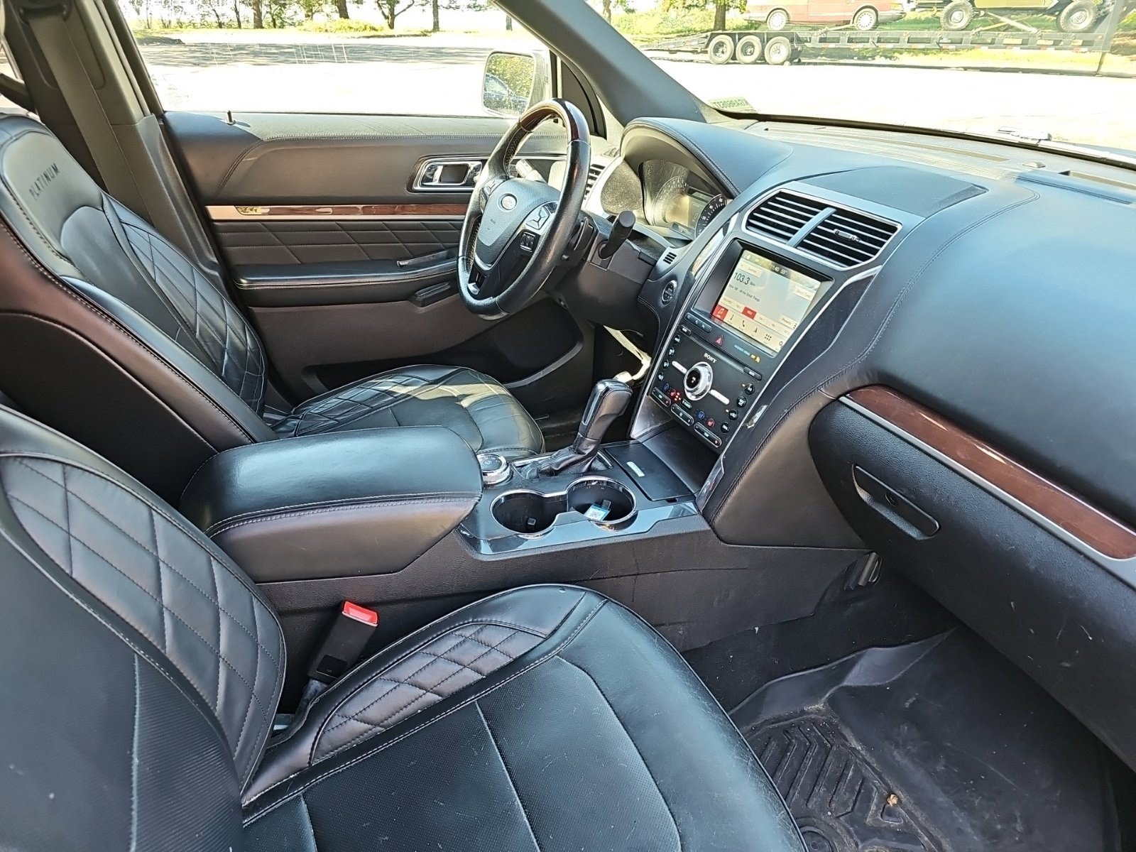 Used 2019 Ford Explorer Platinum AWD/4WD image 10