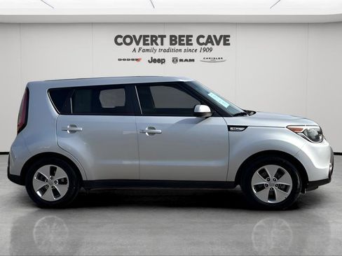 Used 2016 Kia Soul image 11