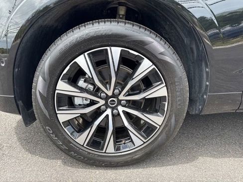 Used 2025 Volvo XC60 B5 Plus AWD/4WD image 9