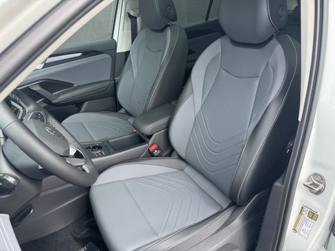 New 2025 Volkswagen Tiguan SE image 21