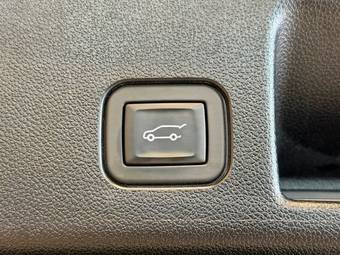Used 2024 Chevrolet Equinox EV LT FWD image 37