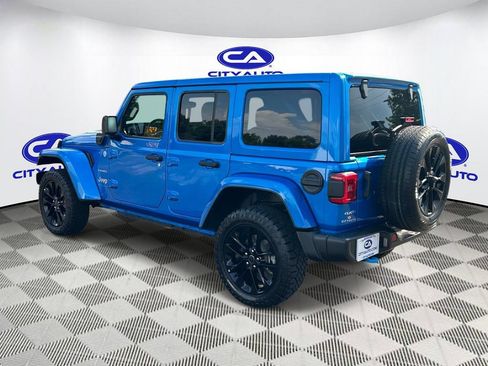 Used 2024 Jeep Wrangler Unlimited Sahara AWD/4WD image 8