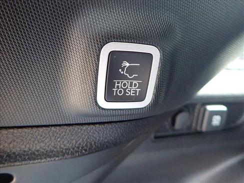 New 2025 Jeep Grand Cherokee Laredo X w/ Luxury Tech Group I image 9