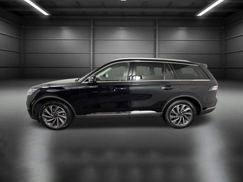 New 2026 Lincoln Aviator AWD image 3