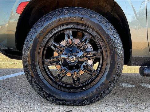 Used 2023 Chevrolet Tahoe Z71 w/ Luxury Package image 8