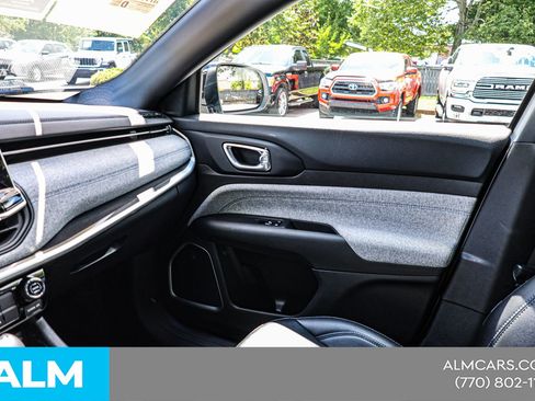 Used 2024 Jeep Compass Latitude AWD/4WD image 38