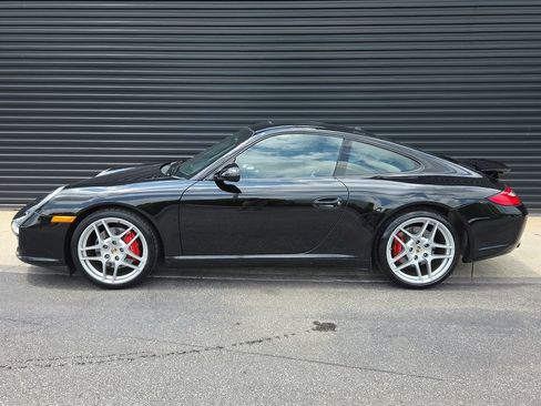 Used 2011 Porsche 911 Carrera S RWD image 2