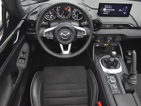 Used 2025 MAZDA MX-5 Miata RF Club RWD image 30