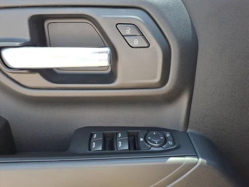 Used 2026 Chevrolet Silverado 1500 Custom Trail Boss w/ Dark Appearance Package AWD/4WD image 18