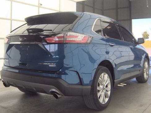 Used 2020 Ford Edge Titanium image 2