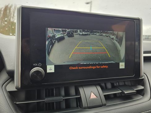 Certified 2025 Toyota RAV4 LE image 34