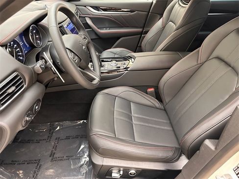 Used 2024 Maserati Levante GT Ultima image 19