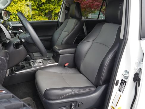 Used 2016 Toyota 4Runner SR5 Premium AWD/4WD image 34