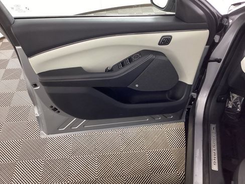 Used 2021 Ford Mustang Mach-E Premium image 17