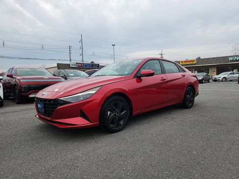 Certified 2021 Hyundai Elantra SEL w/ Convenience Package FWD image 7