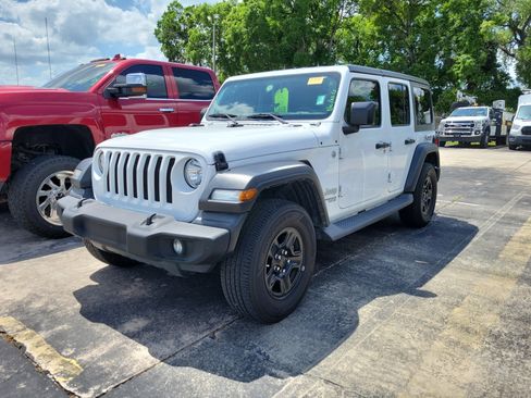 Used 2020 Jeep Wrangler Unlimited Sport image 3