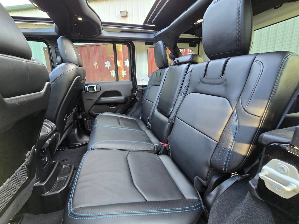 Used 2024 Jeep Wrangler High Altitude AWD/4WD image 22