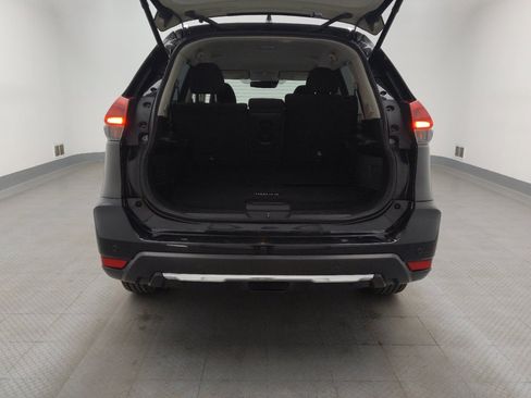 Used 2020 Nissan Rogue SV FWD image 29