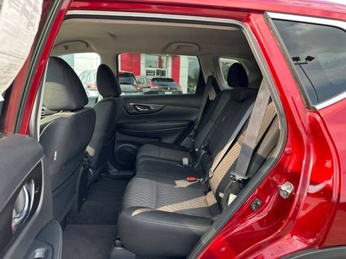 Used 2019 Nissan Rogue SV AWD/4WD image 17