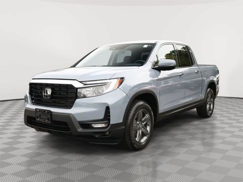 Used 2023 Honda Ridgeline RTL-E image 3