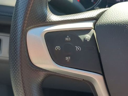 Used 2023 GMC Acadia SLE w/ Driver Convenience Package FWD image 21