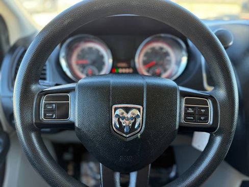 Used 2014 RAM C/V Tradesman image 27