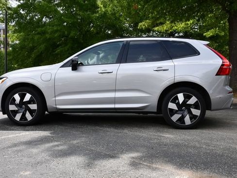 Certified 2024 Volvo XC60 T8 Plus w/ Protection Package Premier AWD/4WD image 4