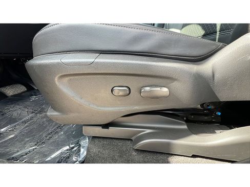 Used 2022 Buick Encore Preferred w/ Safety Package AWD/4WD image 25