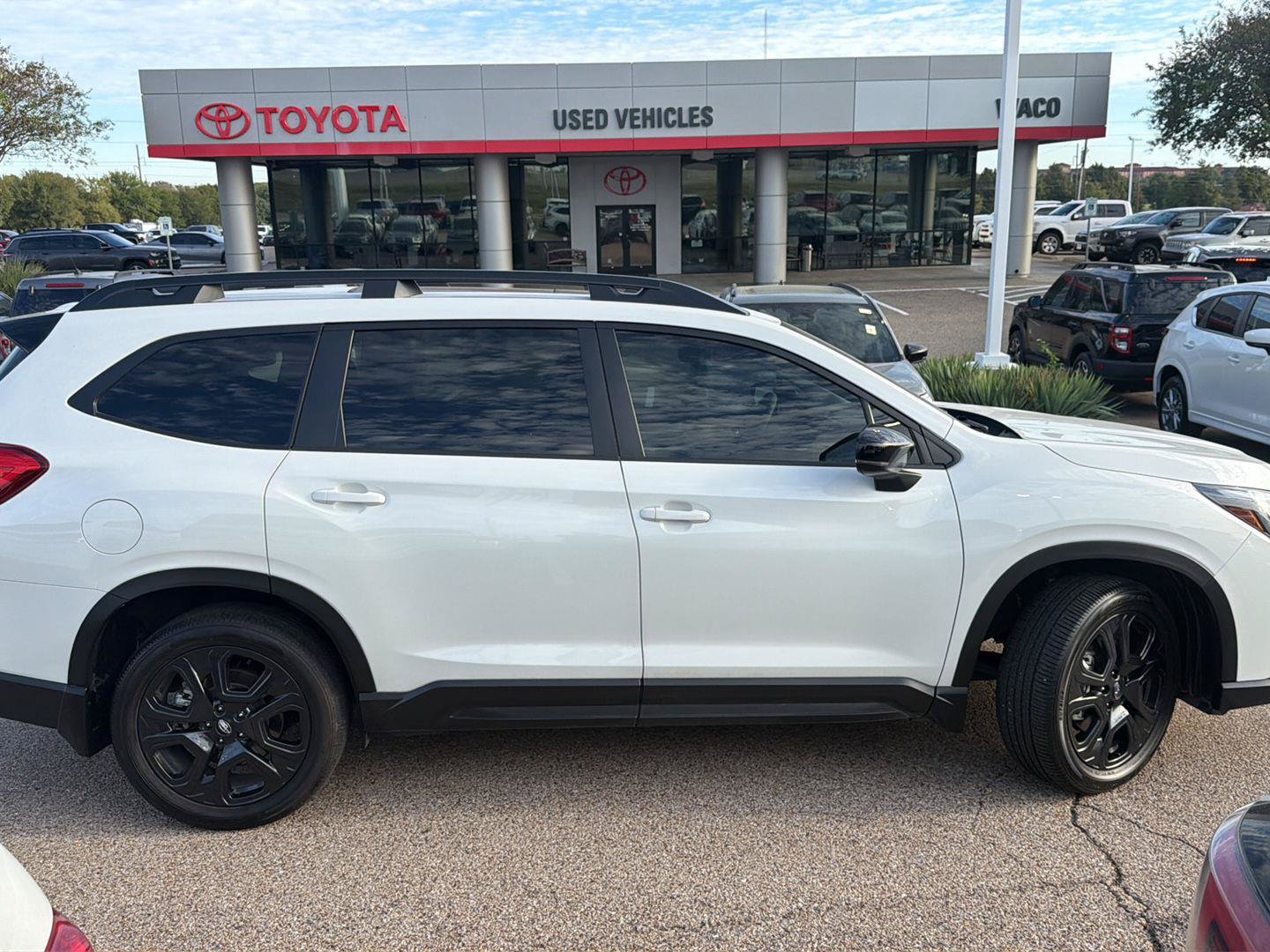 Used 2025 Subaru Ascent Onyx Edition AWD/4WD image 2
