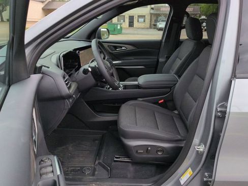 New 2026 Chevrolet Traverse LT w/ Midnight/Sport Edition FWD image 17